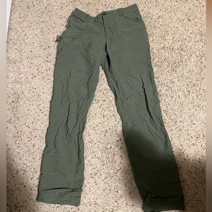 Mountain hardware hiking pants size 4